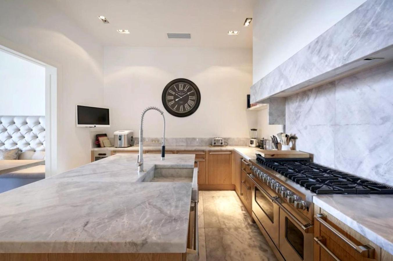 With Panoramic Sea Views And Heated Pool In La Californie Cannes